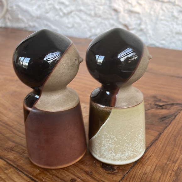 People Salt & Pepper Shakers - Picture 4 of 15